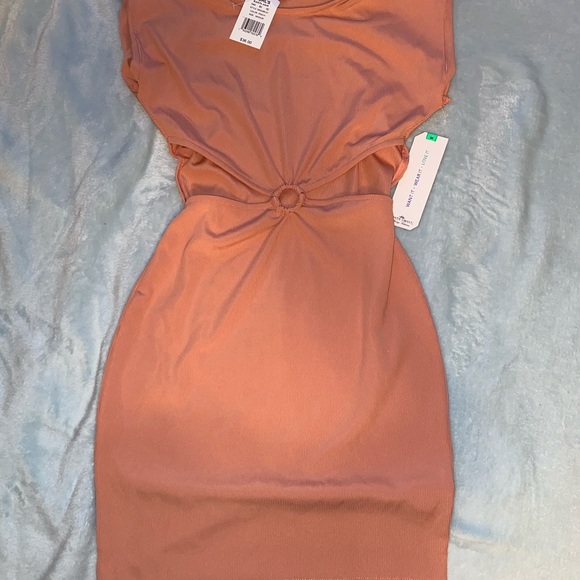 almost famous white maxi dresses - Picture 4 of 4